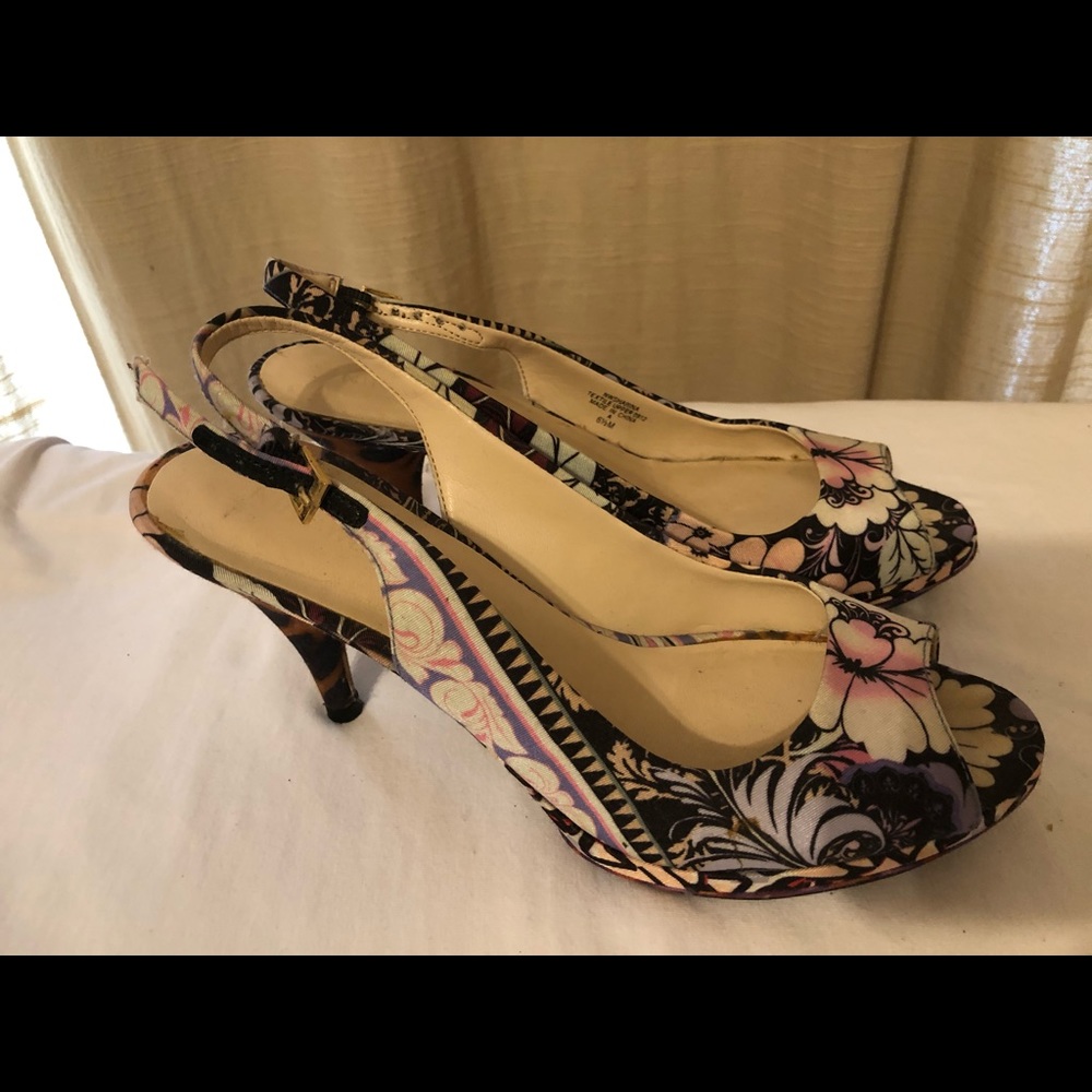 Women’s shoes